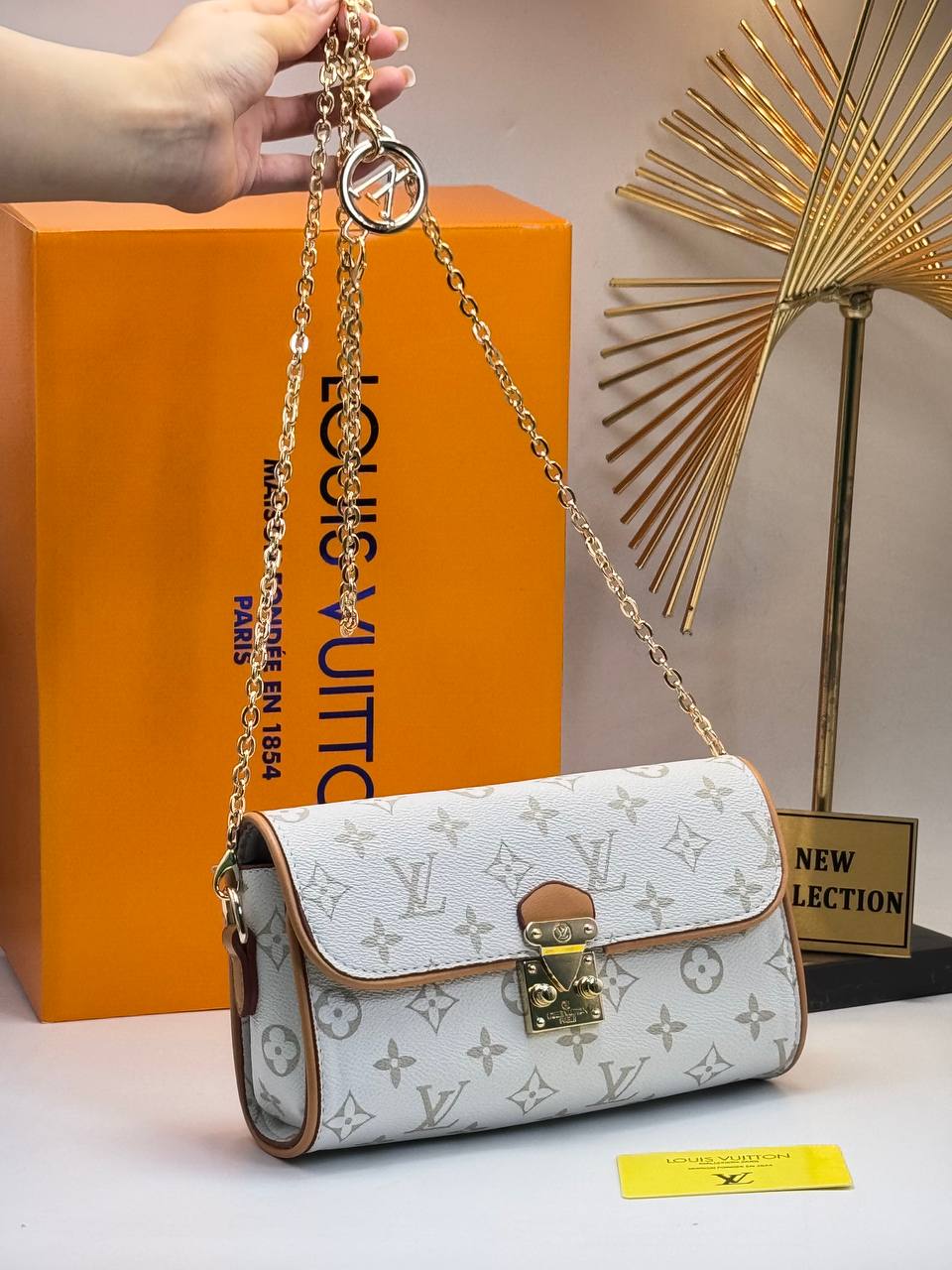 Louis Vuitton Pochette Camille Monogram - White