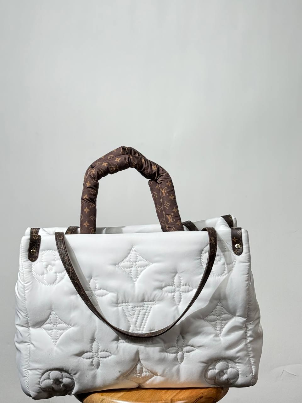 Louis Vuitton Pillow OnTheGo Tote Monogram - White - Large