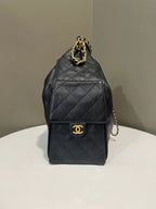 Divabags black Chanel 25 grained calfskin shoulder bag with gold-tone hardware and chain strap.