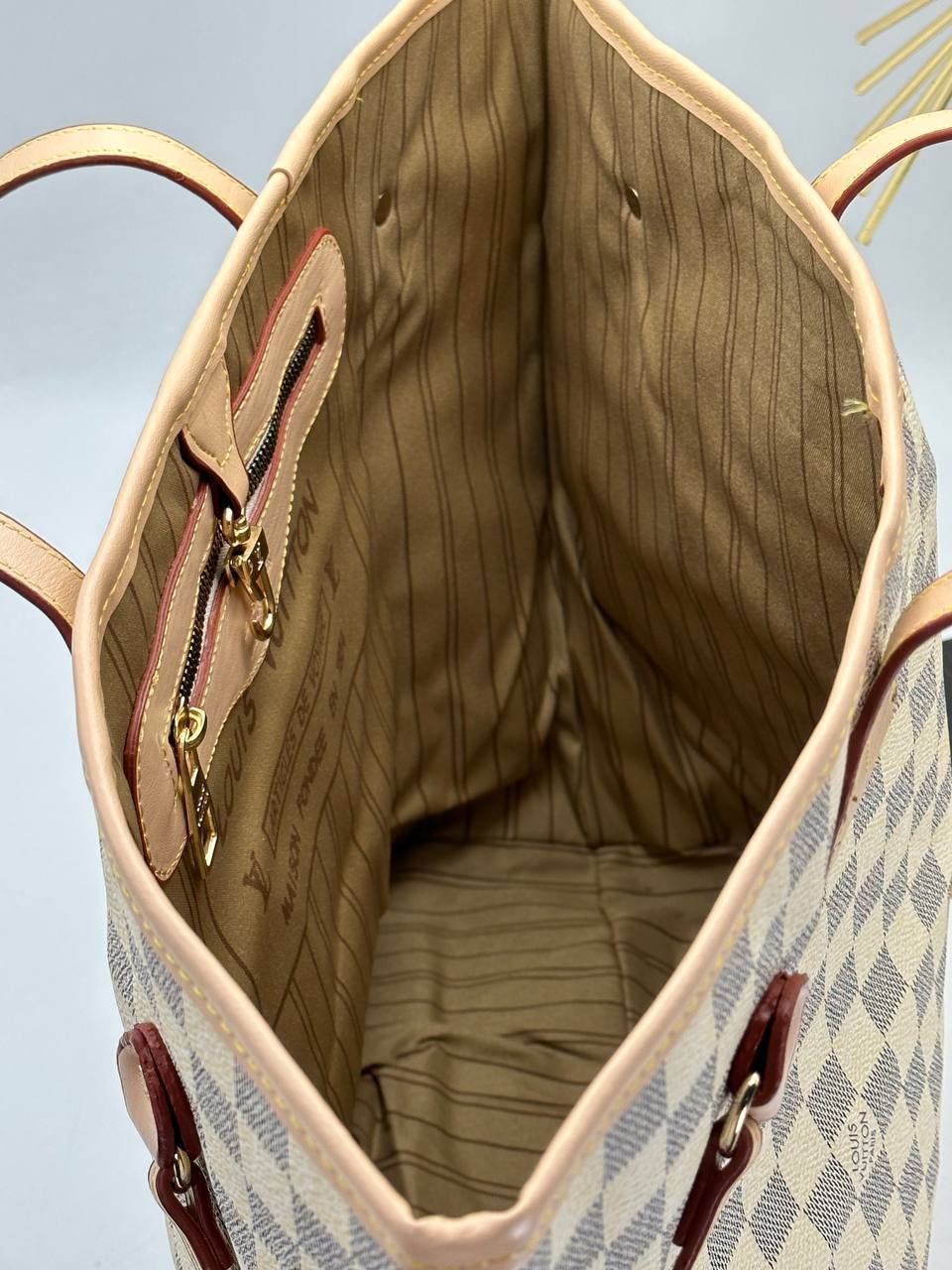 Louis Vuitton Neverfull Tote Bag