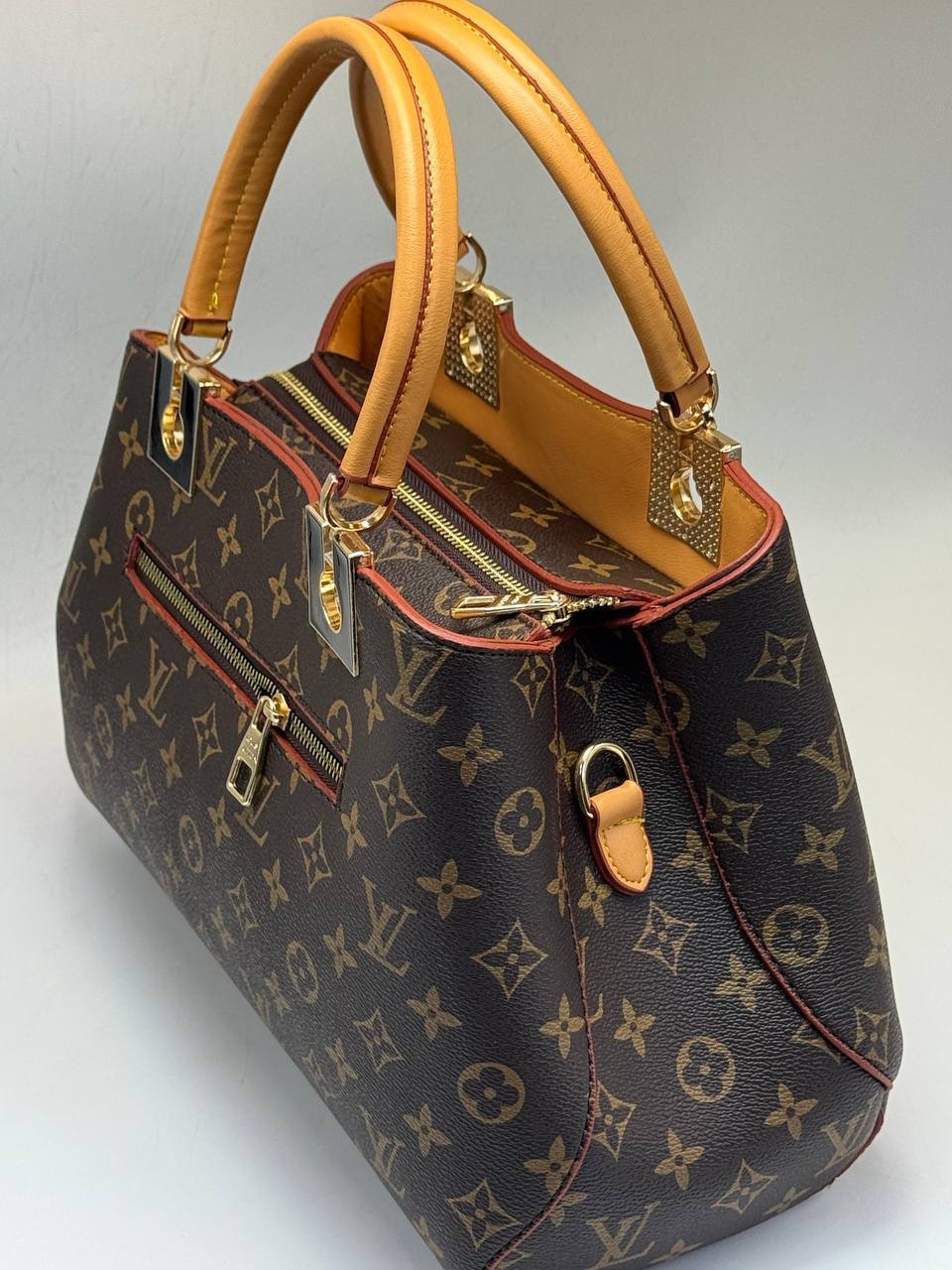 Louis Vuitton Τσάντα Monogram με Λουράκι